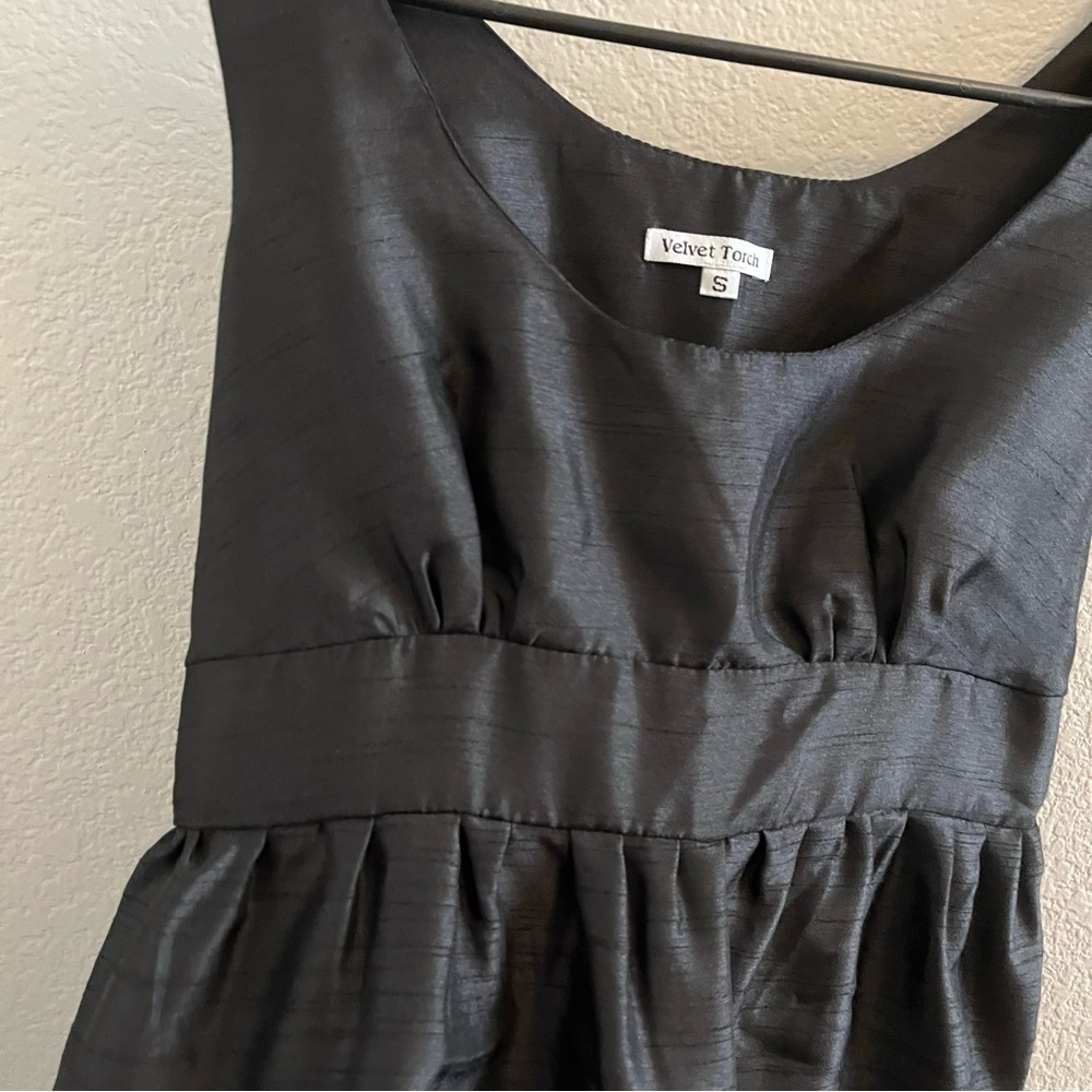 Black empire waist dress - Picture 3 of 4
